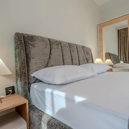 Park South, Free Parking, Swimming Pool Apartment Warna